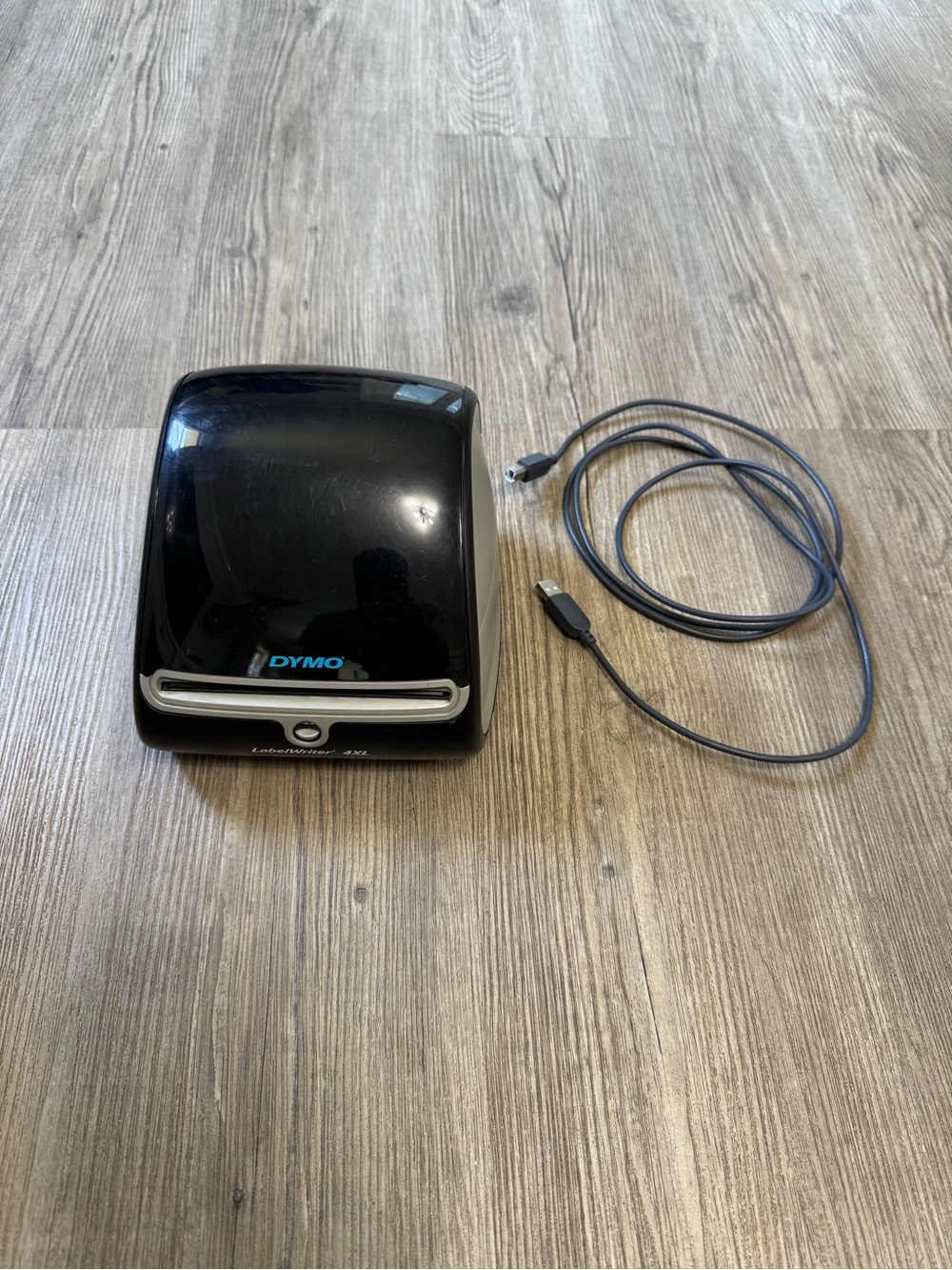 DYMO LabelWriter 4XL Thermal Label Printer 1738542 USB Cord Included.